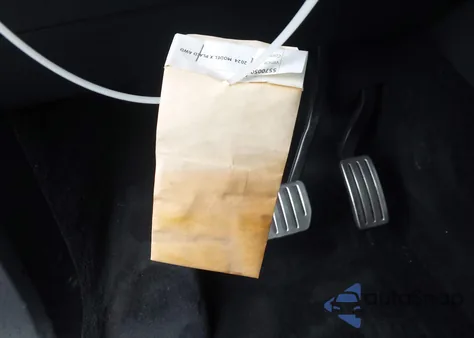 2024 Tesla Model X Plaid Tri Motor All-Wheel Drive from USA, damaged, VIN 7SAXCBE63RF440021